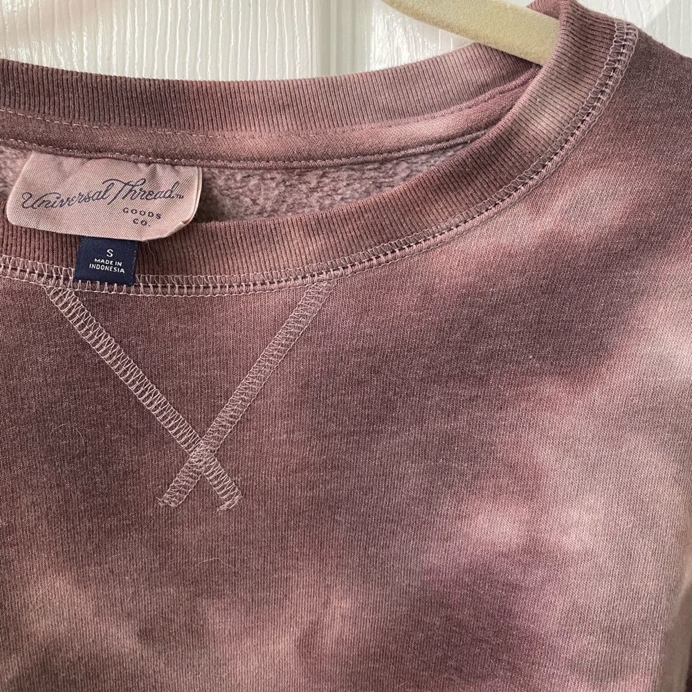 Universal Thread Pullover - image 4